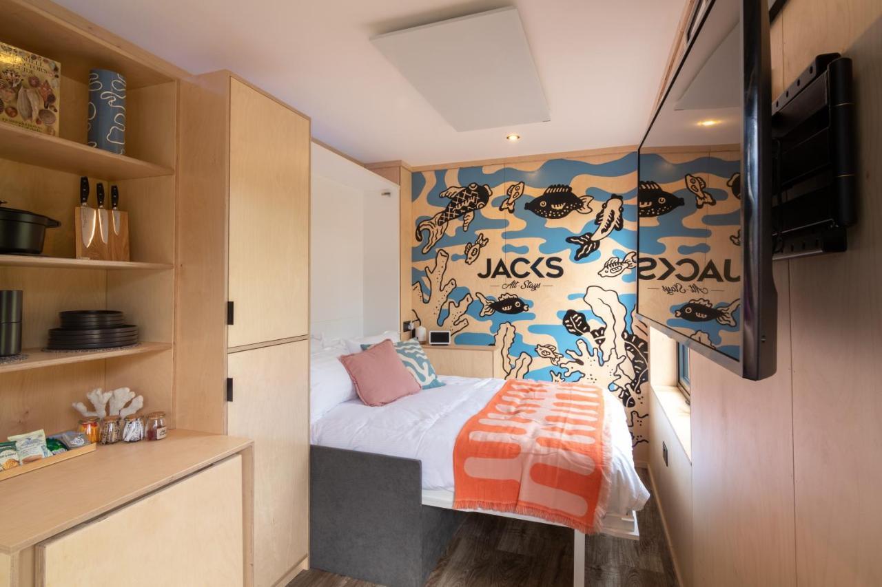The Reef - Unique Hot Tub Cabin In ミルポート エクステリア 写真
